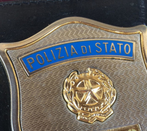 poliziotto si suicida