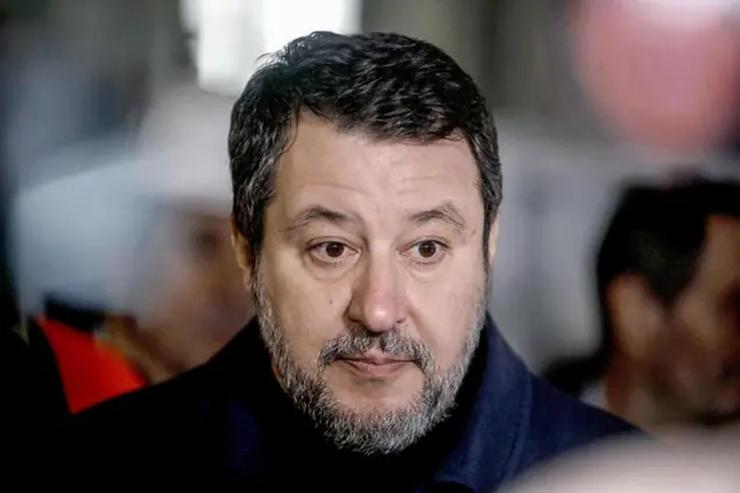 Ultim'ora Salvini: mollato l'incarico per una donna 